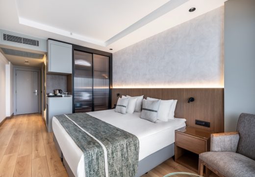 korumar-hotel-de-luxe-standart-oda-deniz-manzarali